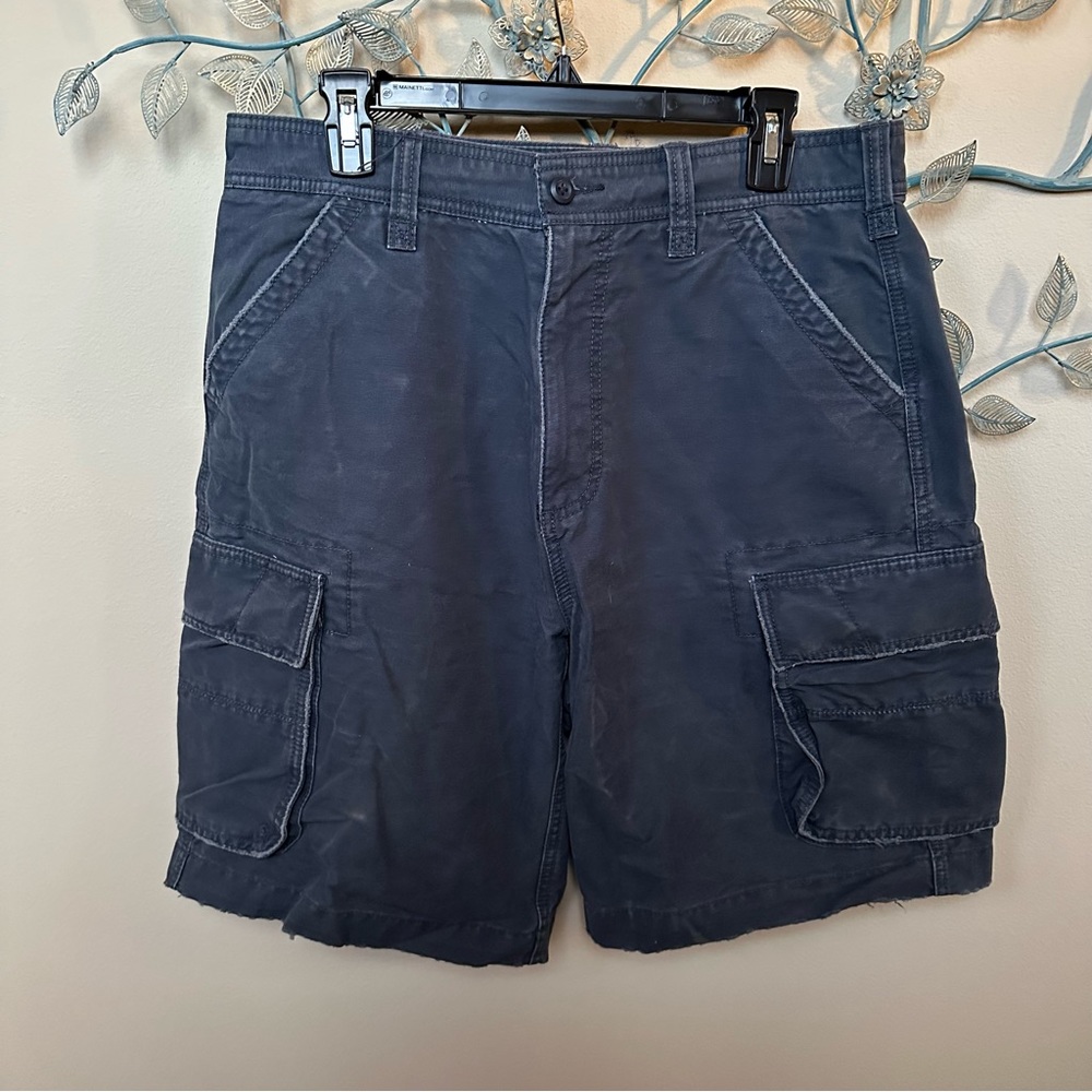 American Eagle distressed cargo shorts Sz 33 EUC